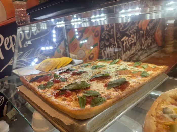Madison Street Pizza Picture 3