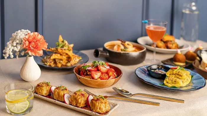 RYNN Thai Restaurant & Bar Picture 2