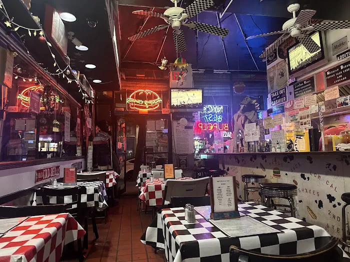 Paul's Da Burger Joint Picture 8