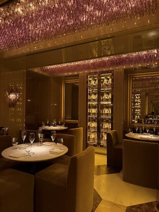 The Champagne & Caviar Bar at RH Guesthouse New York Picture 5