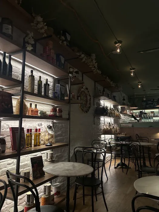 Sogno Toscano Market & Wine Bar Picture 6