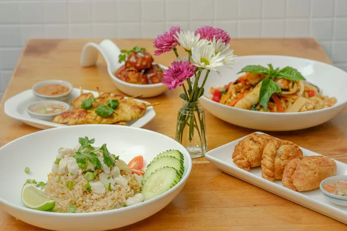 TUE THAI FOOD Picture 3