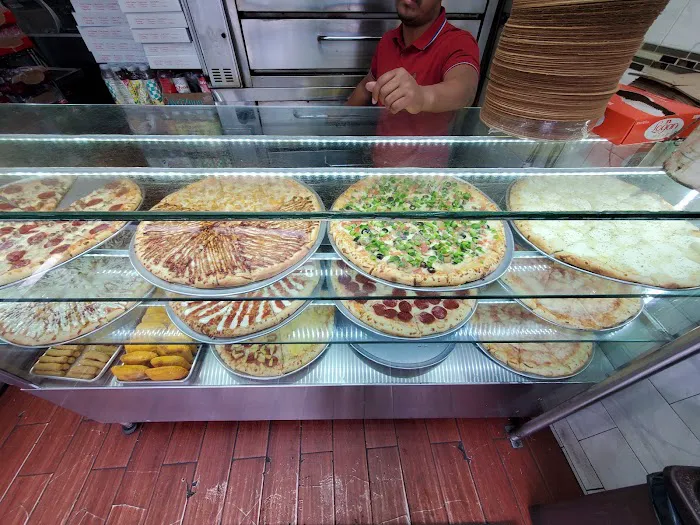 Bd Famous Pizza Picture 1