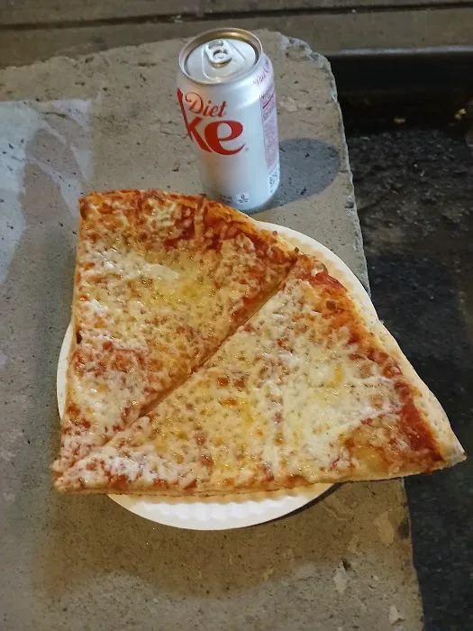 Bd Famous Pizza Picture 3