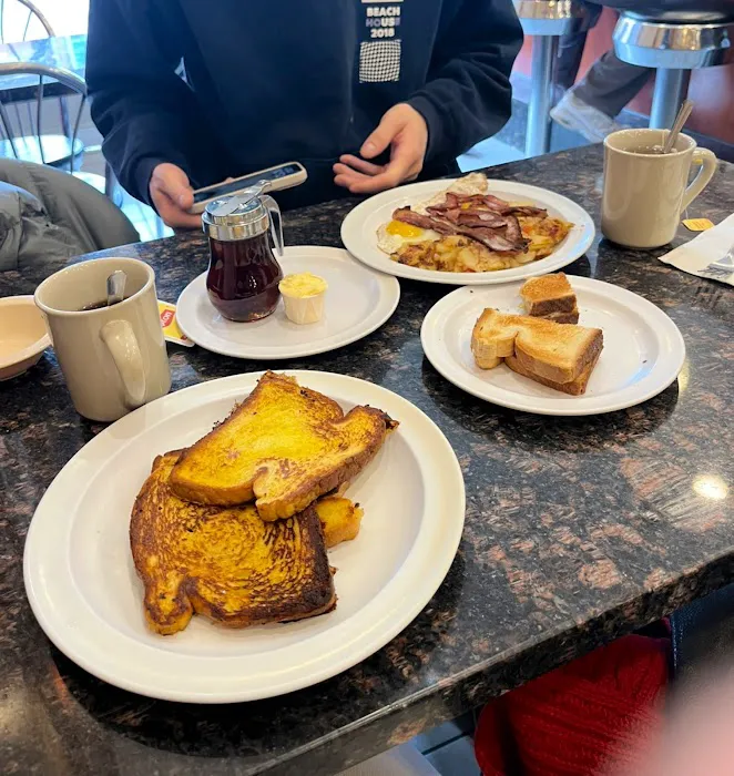 Zafis Luncheonette Picture 4