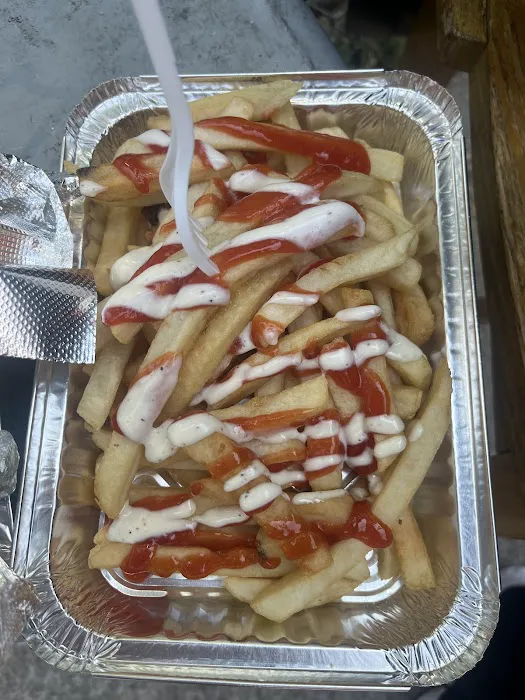 Tajeen Halal Food Truck Picture 6