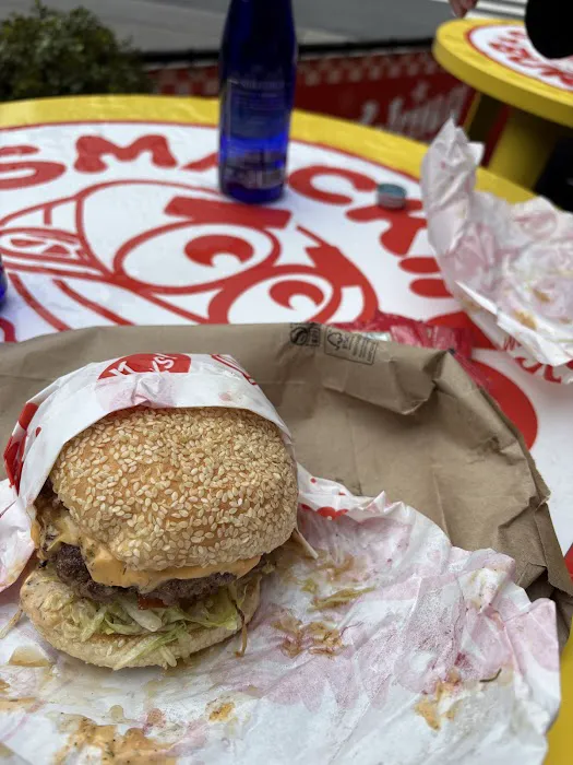 Smacking Burger Picture 9