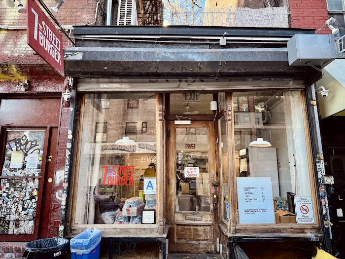 7th Street Burger East Village Picture 1