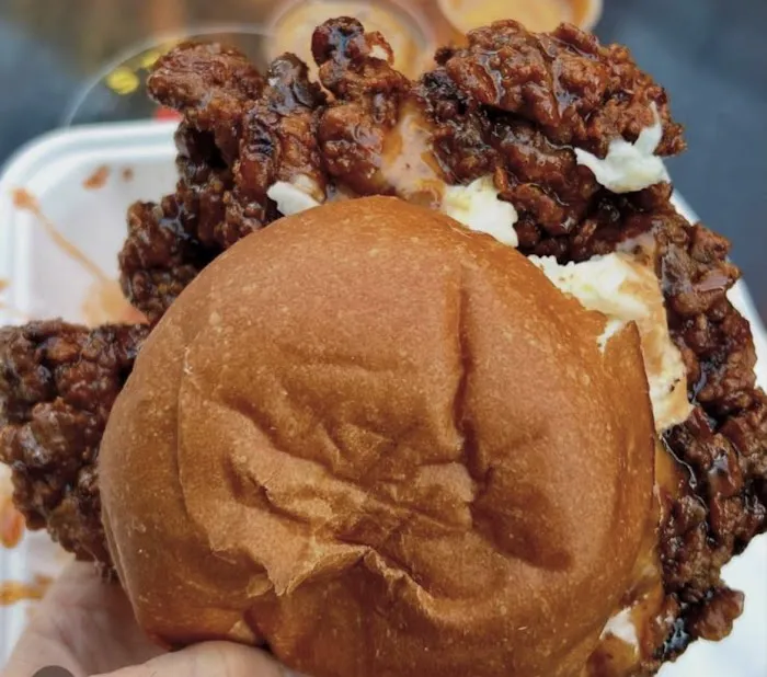 Fluffies Hot Chicken - LES Picture 6