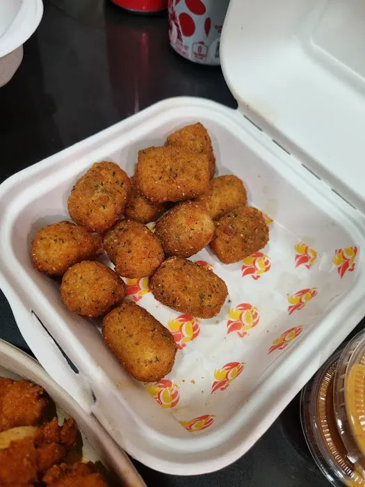 Fluffies Hot Chicken - LES Picture 9