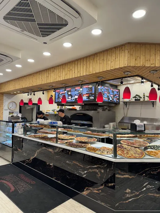 Roma Pizza Picture 5