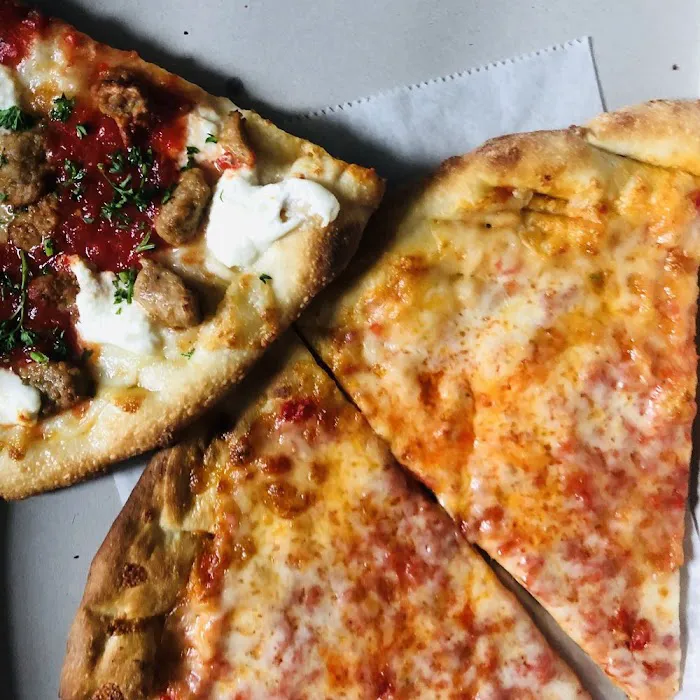 Avenue D Pizza Picture 1