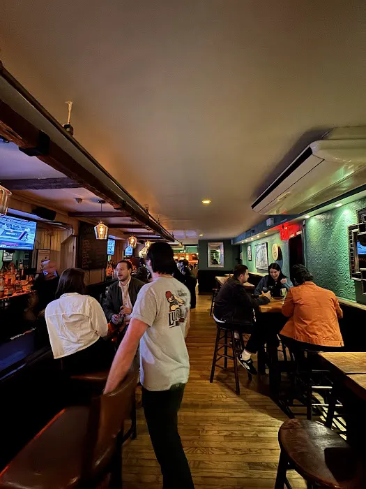 Shades of Green Pub & Restaurant Picture 4