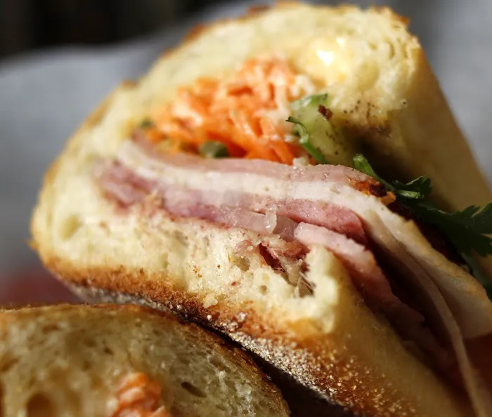 Xe May Sandwich Shop Picture 2