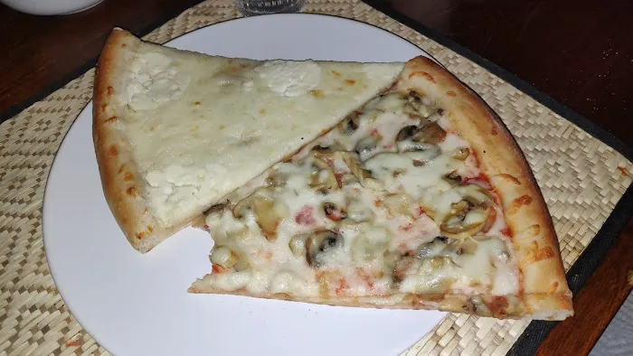 Soho $1.50 Cheese Pizza Picture 2