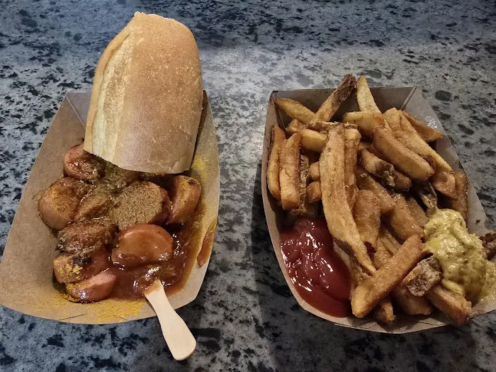 Berlin Currywurst Picture 6