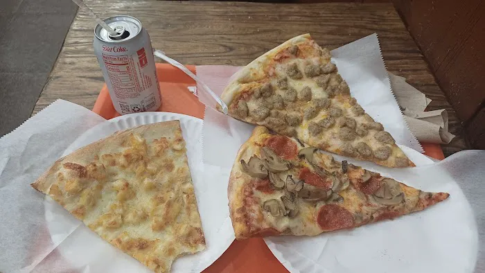 Champion Pizza - 5th Ave Picture 1