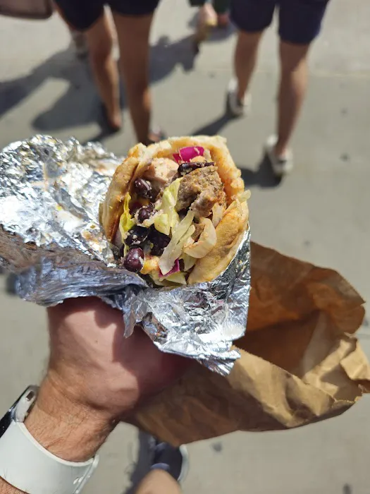 Rafiqi's food cart Picture 9