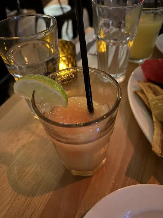 Yuca Bar & Restaurant Picture 10