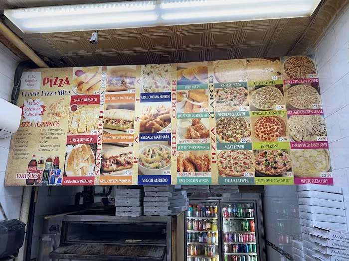 Famous & Fresh Pizza Picture 4