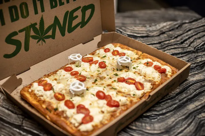 Stoned Pizza Picture 2