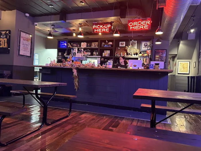 Dan and John's Wings Chelsea Picture 3
