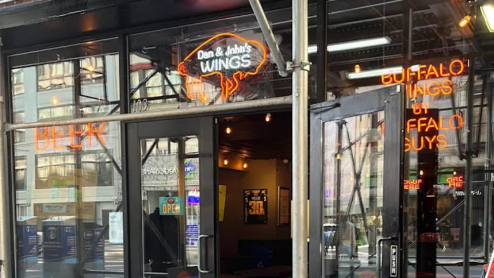Dan and John's Wings Chelsea Picture 9
