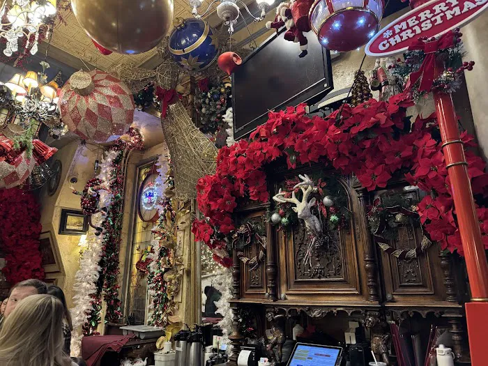 Lillie's Victorian Establishment Picture 4