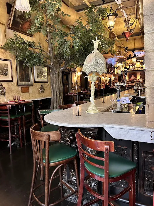 Lillie's Victorian Establishment Picture 9
