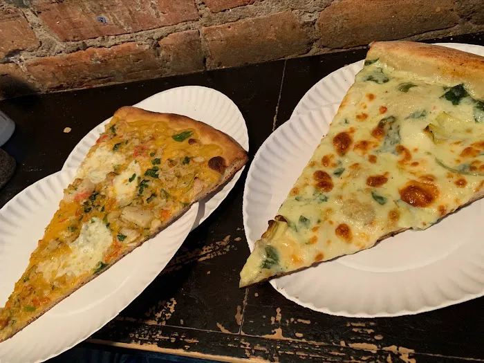 Artichoke Basille's Pizza Picture 1