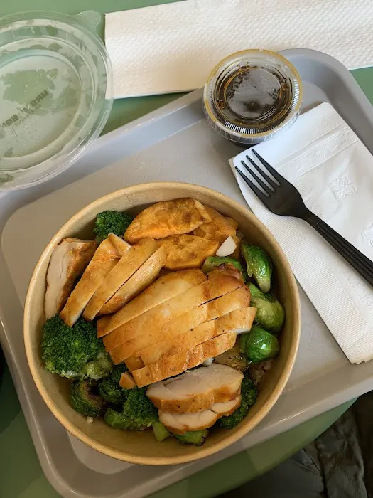 Mrs Green Salad&Juice Picture 4