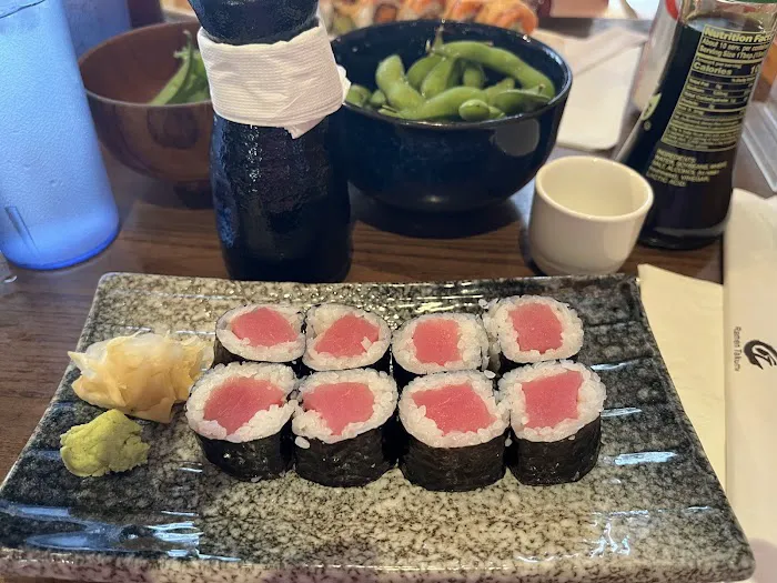 Poke and Roll Sushi Picture 3