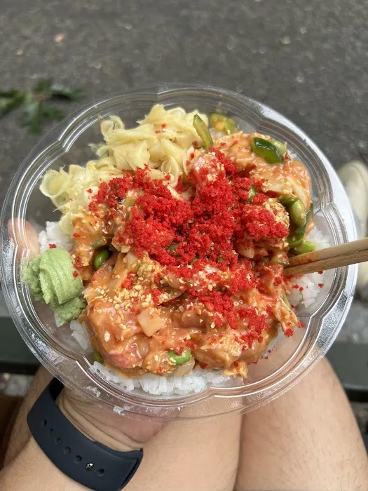 Poke and Roll Sushi Picture 5