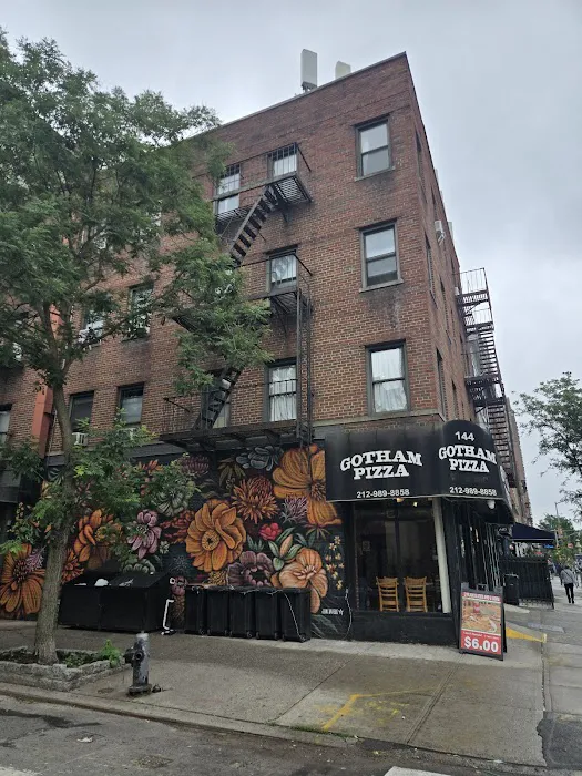 Gotham Pizza Picture 6
