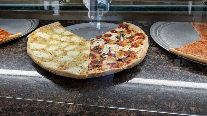 Gotham Pizza Picture 4