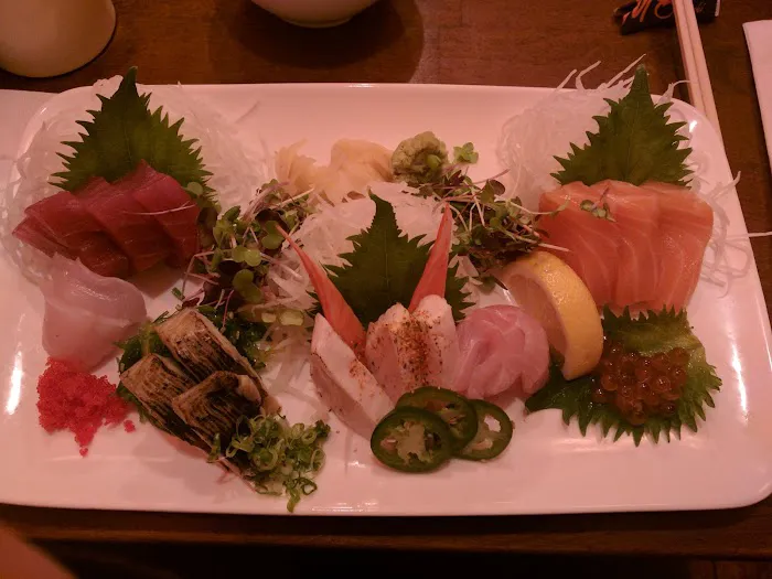 MoMo Sushi Picture 3