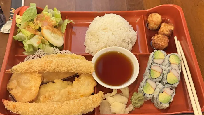 MoMo Sushi Picture 5
