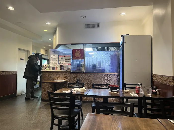 Mee Noodle Shop & Grill Picture 8