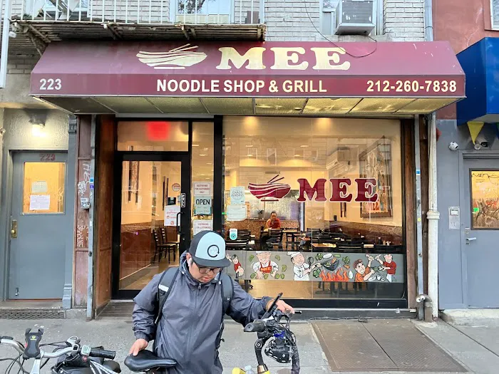 Mee Noodle Shop & Grill Picture 9