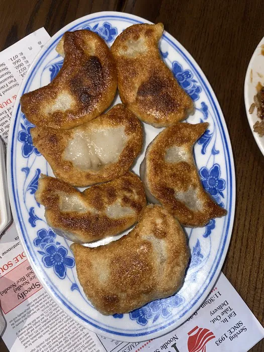 Mee Noodle Shop & Grill Picture 6