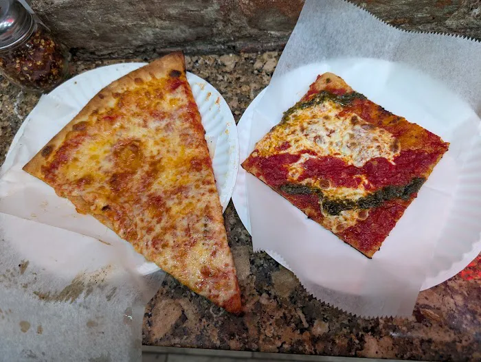 Village Square Pizza Picture 3