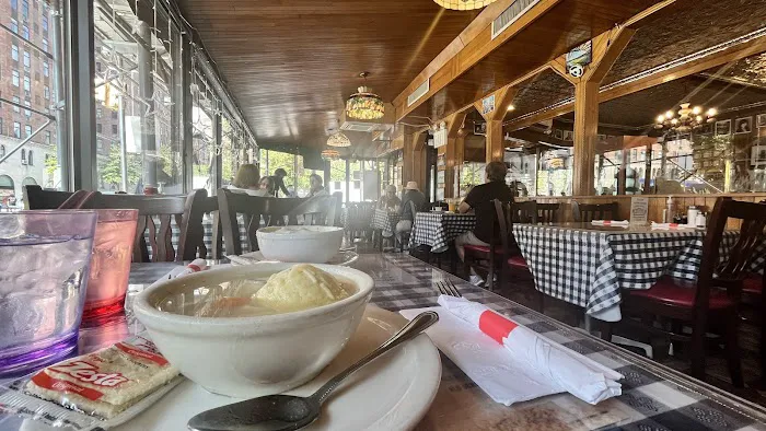 Chelsea Square Diner Picture 6