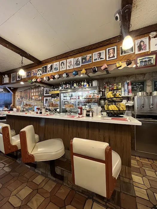 Chelsea Square Diner Picture 9