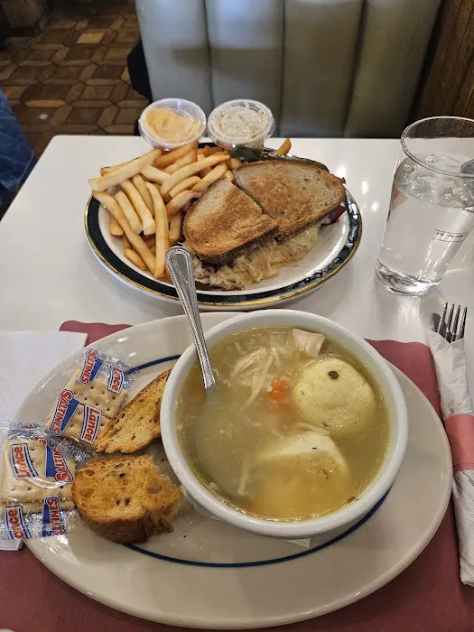 Chelsea Square Diner Picture 7
