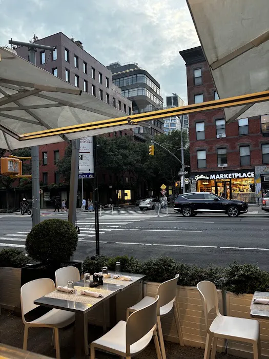 Empire Diner Picture 5