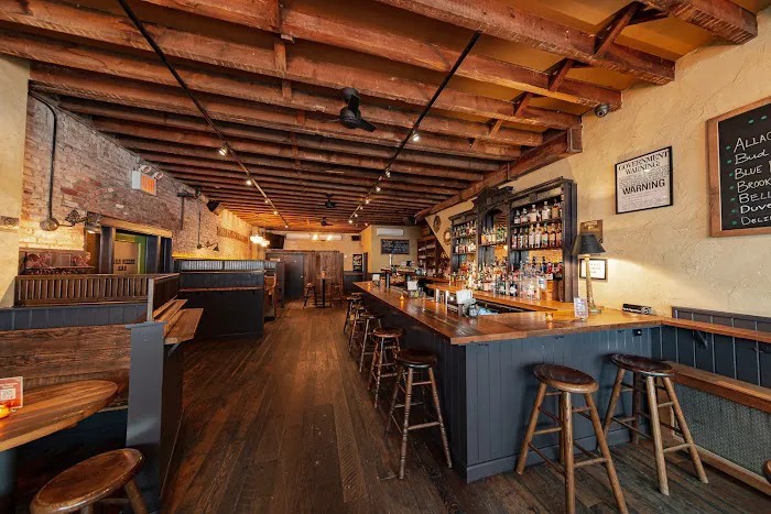 The Globe Bar Picture 1