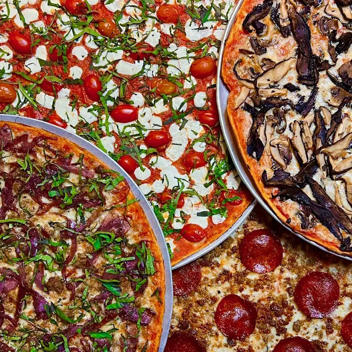 Posto NYC Thin Crust Pizza Picture 3
