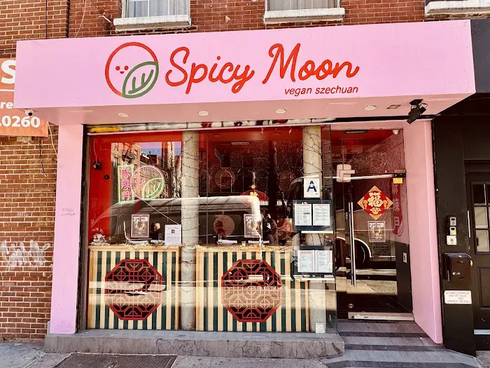 Spicy Moon Chelsea Picture 6