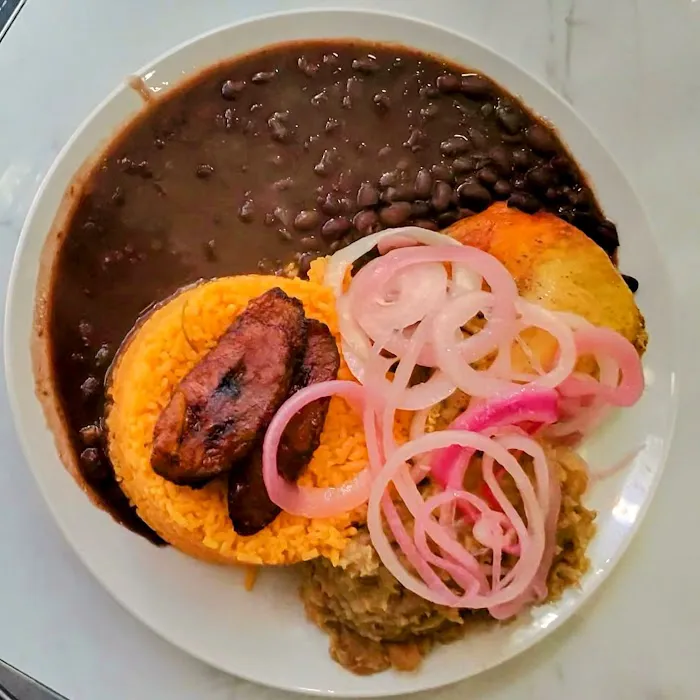 Que Rico Restaurant Picture 1