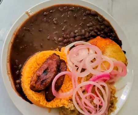Que Rico Restaurant